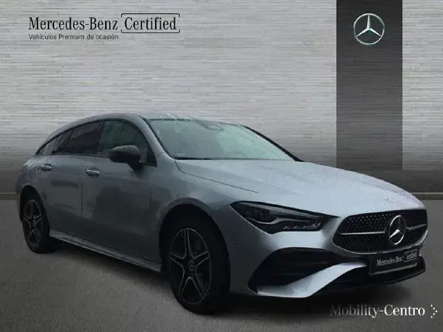 Usado Mercedes CLA250e 218 CV (160 kW) 2025 Plata hightech Coupe