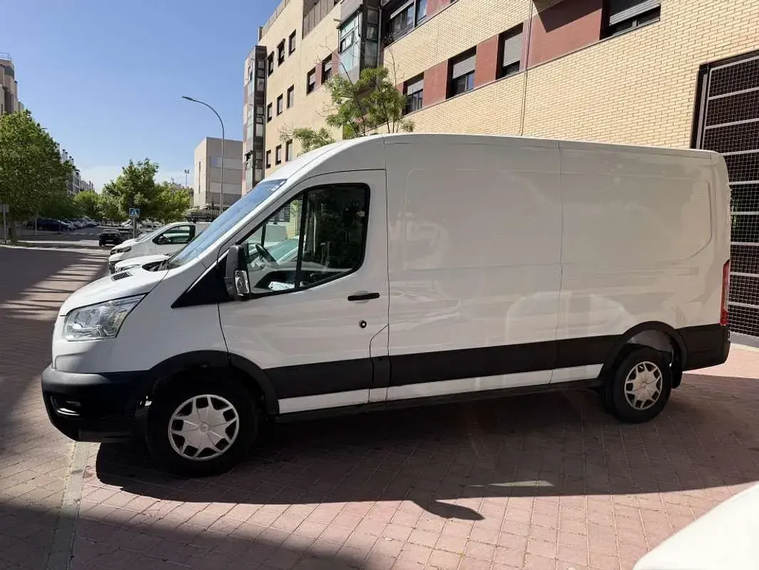 Usado Ford Transit Trend 131 CV (96 kW) 2021 Blanco Van