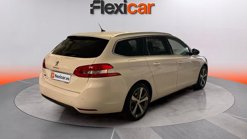 Usado Peugeot 308 SW Allure 131 CV (96 kW) 2020 Blanco Familiar