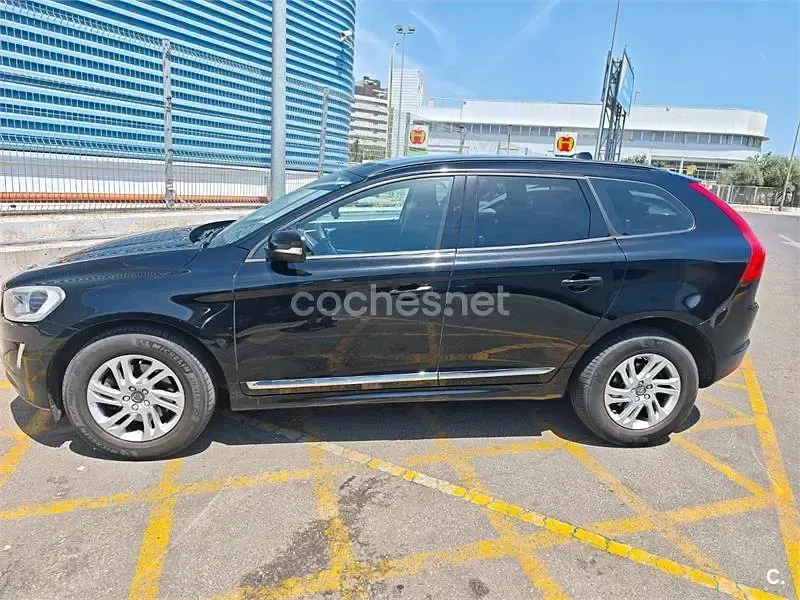 Usado Volvo XC60 Momentum 150 CV (110 kW) 2017 Negro SUV
