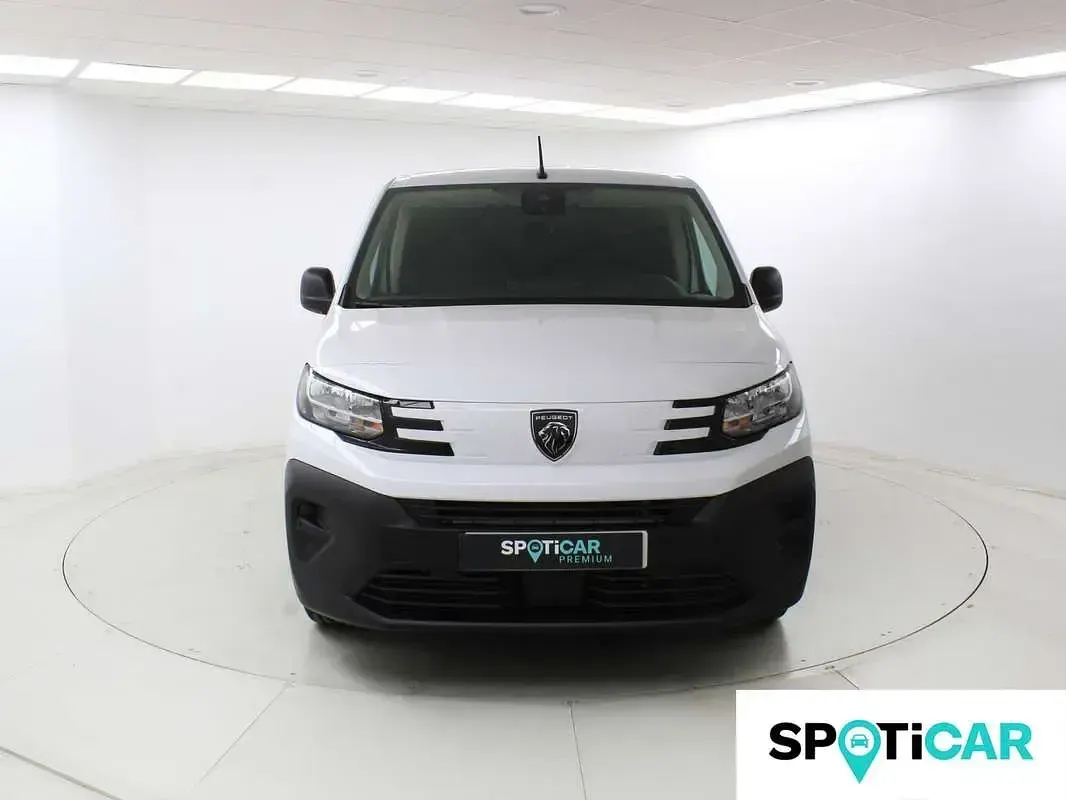 Usado Peugeot Partner 99 CV (72 kW) 2024 Blanco Monovolumen
