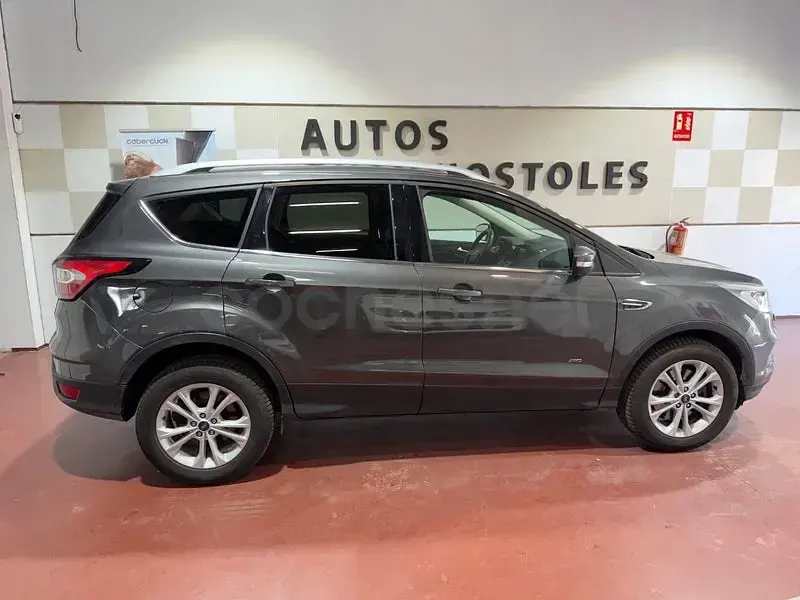 Usado Ford Kuga Titanium 180 CV (132 kW) 2018 Marrón SUV