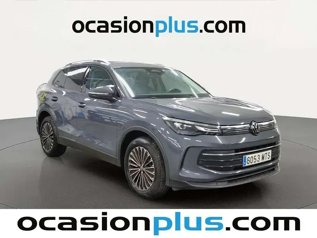 Usado VW Tiguan Life 150 CV (110 kW) 2024 Gris SUV