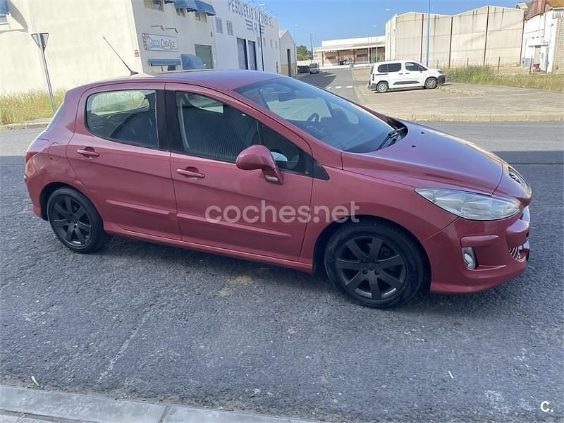 Usado Peugeot 308 110 HP (80 kW) 2008 Vermelho Sedan