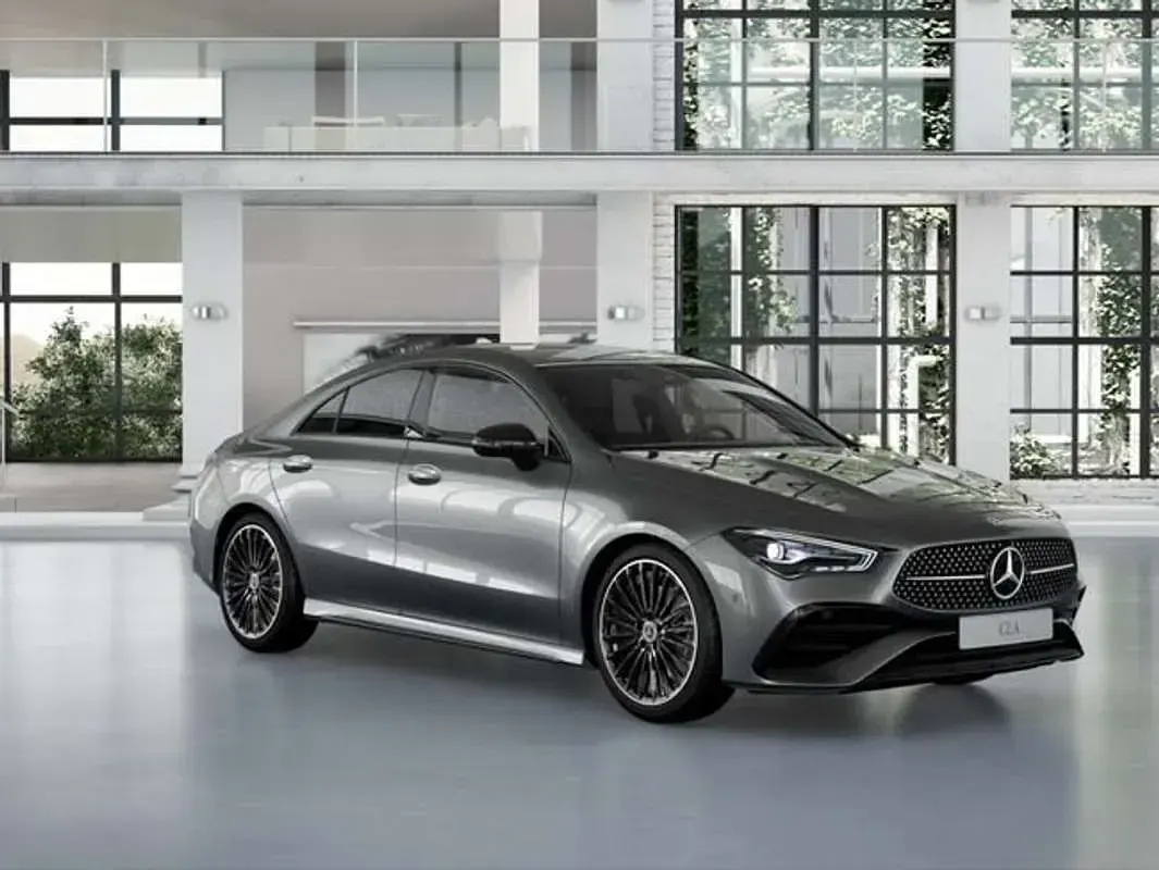 Usado Mercedes CLA220 190 CV (139 kW) 2025 Gris Berlina