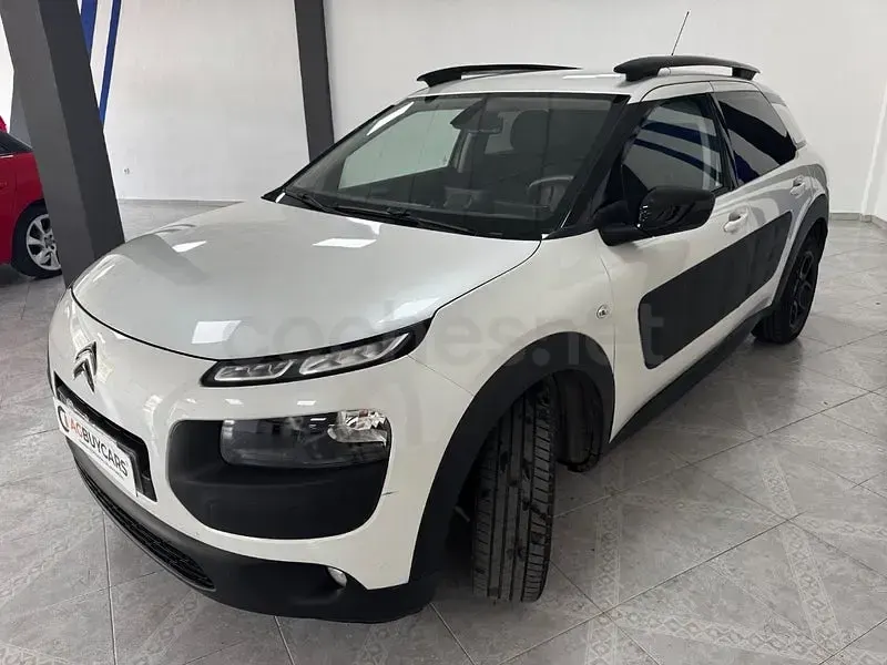 Usado Citroën C4 Live 82 CV (60 kW) 2018 Gris / plata Berlina