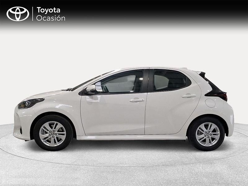 Usado Toyota Yaris Hybrid Business Edition 116 CV (85 kW) 2022 Blanco Berlina
