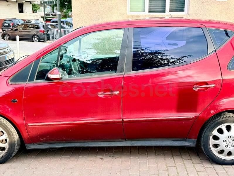 Usado Mercedes A170 Avantgarde 95 CV (69 kW) 2004 Granate Monovolumen