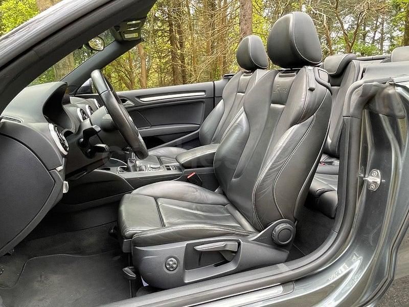 Usado Audi A3 Cabriolet Ambition 150 CV (110 kW) 2015 Gris / plata Descapotable