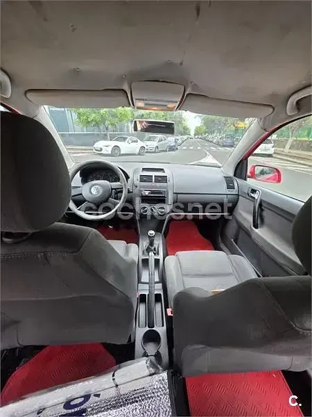 Usado VW Polo Trendline 75 CV (55 kW) 2005 Rojo Utilitario