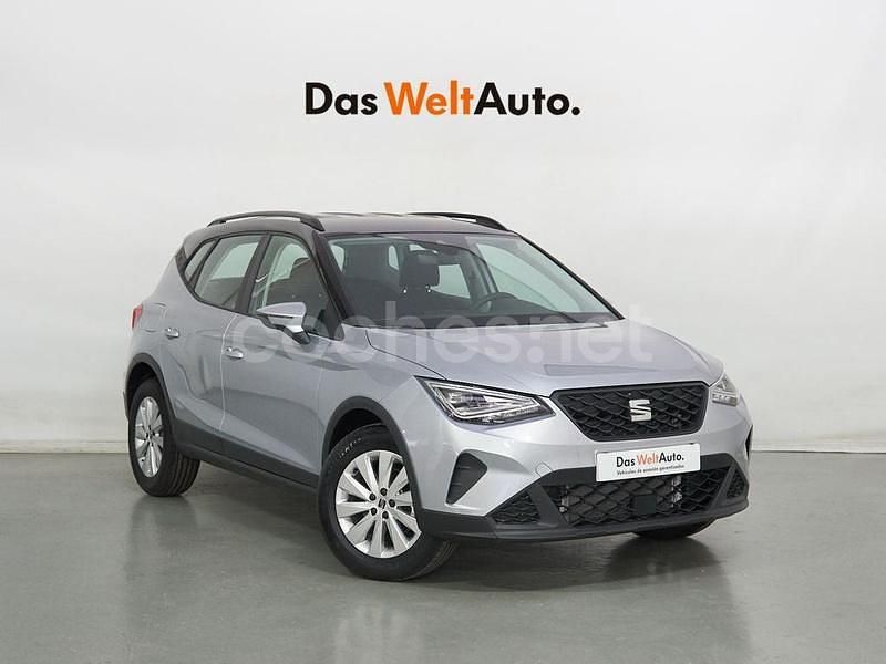 Gris plata Usado 2024 Seat Arona Style SUV | 19.490 € (Precio justo) - Imagen 1/4