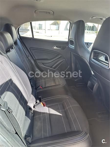 Usado Mercedes GLA200 Urban 136 CV (100 kW) 2015 Gris / plata SUV