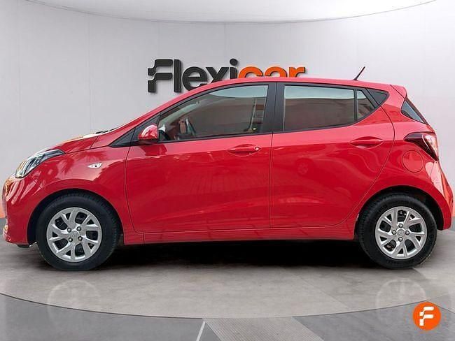 Usado Hyundai i10 66 CV (48 kW) 2019 Rojo Utilitario