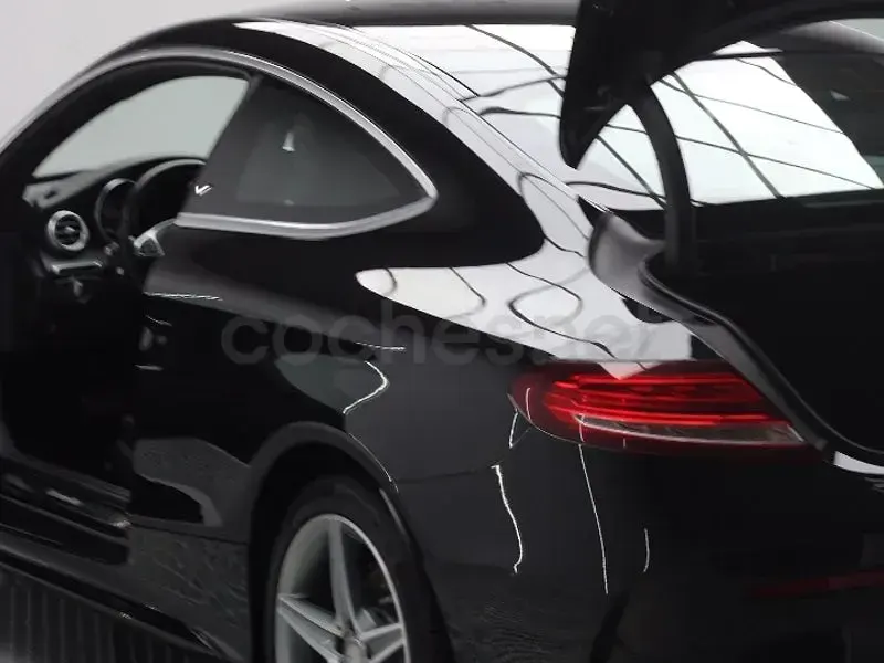 Usado Mercedes C220 170 CV (125 kW) 2016 Negro Coupe