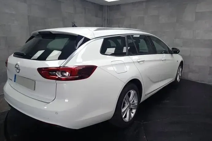 Usado Opel Insignia Business 120 CV (88 kW) 2022 Familiar
