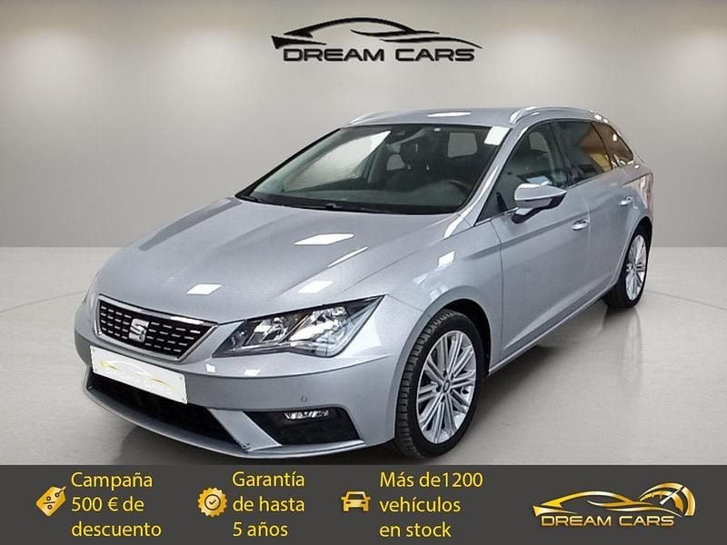 Usado Seat Leon XCELLENCE 130 CV (95 kW) 2020 Gris / plata Familiar