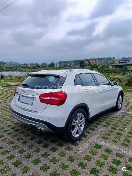 Usado Mercedes GLA200 Style 136 CV (100 kW) 2014 Blanco SUV