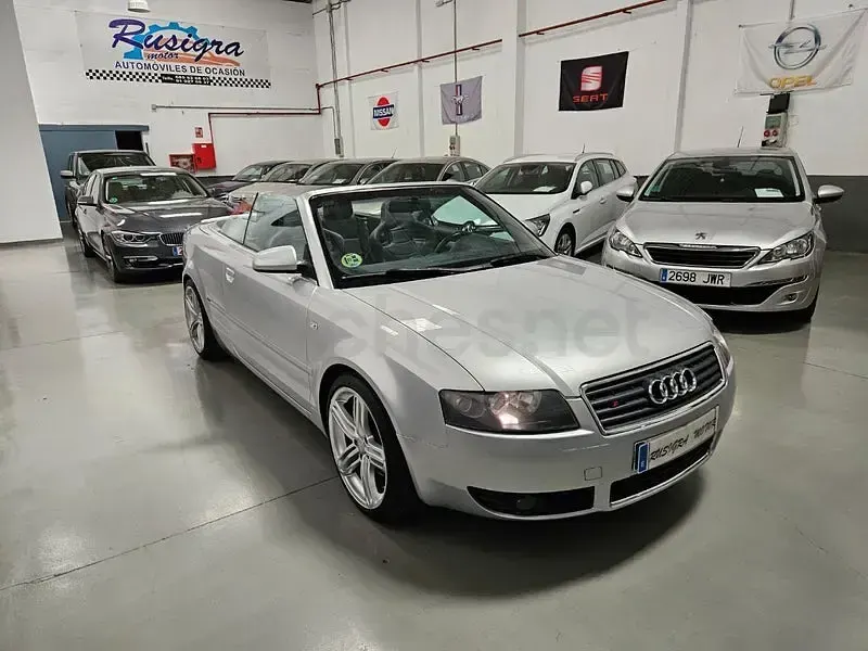Usado Audi A4 Cabriolet 163 CV (119 kW) 2003 Gris / plata Descapotable