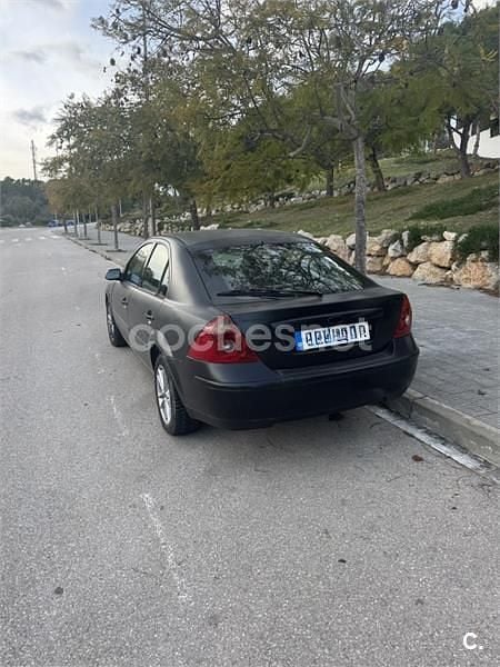 Usado Ford Mondeo Trend 115 CV (84 kW) 2001 Negro Berlina