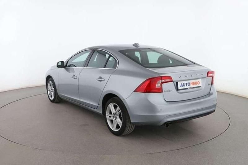 Usado Volvo S60 Momentum 151 CV (111 kW) 2017 Gris Berlina