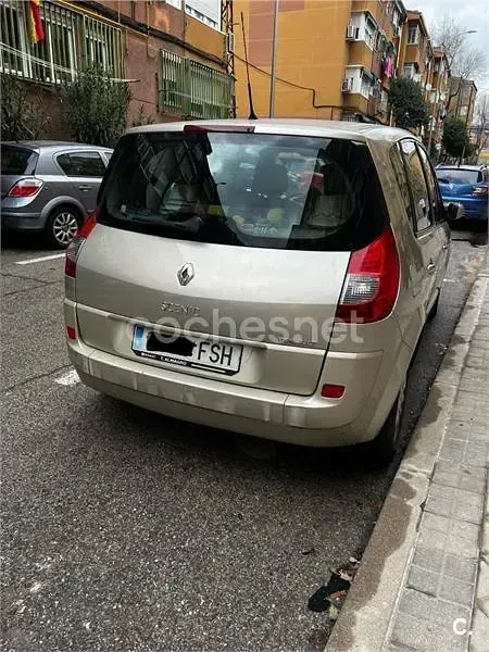 Usado Renault Scenic E-Tech Expression 110 CV (80 kW) 2007 Beige Monovolumen