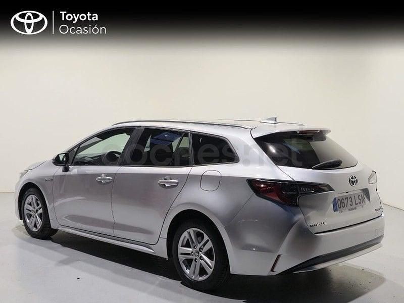 Usado Toyota Corolla Business Edition 122 CV (89 kW) 2021 Gris / plata Familiar