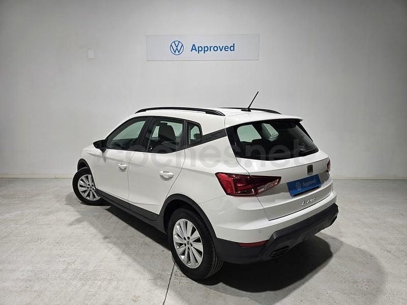 Usado Seat Arona Style Plus 110 CV (80 kW) 2022 Blanco SUV