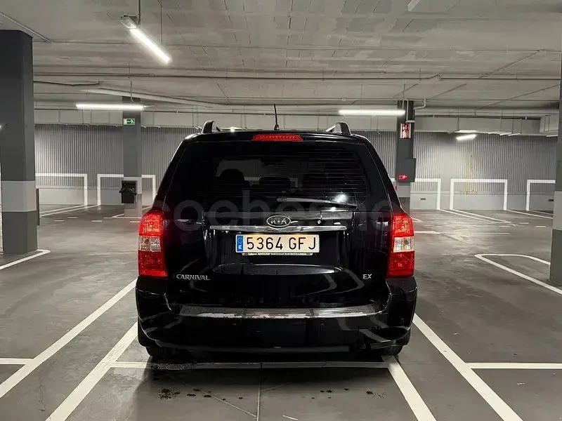 Usado Kia Carnival 185 CV (136 kW) 2008 Negro Monovolumen