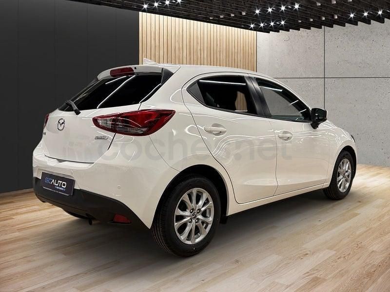 Usado Mazda 2 Style 90 HP (66 kW) 2018 Branco Sedan