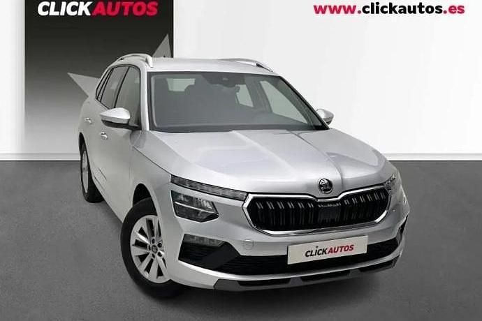 Usado Skoda Kamiq Selection 115 CV (84 kW) 2025 Rojo SUV