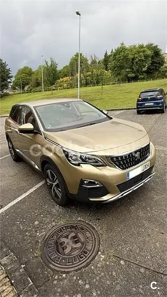 Usado Peugeot 3008 Allure 130 CV (95 kW) 2017 Beige SUV