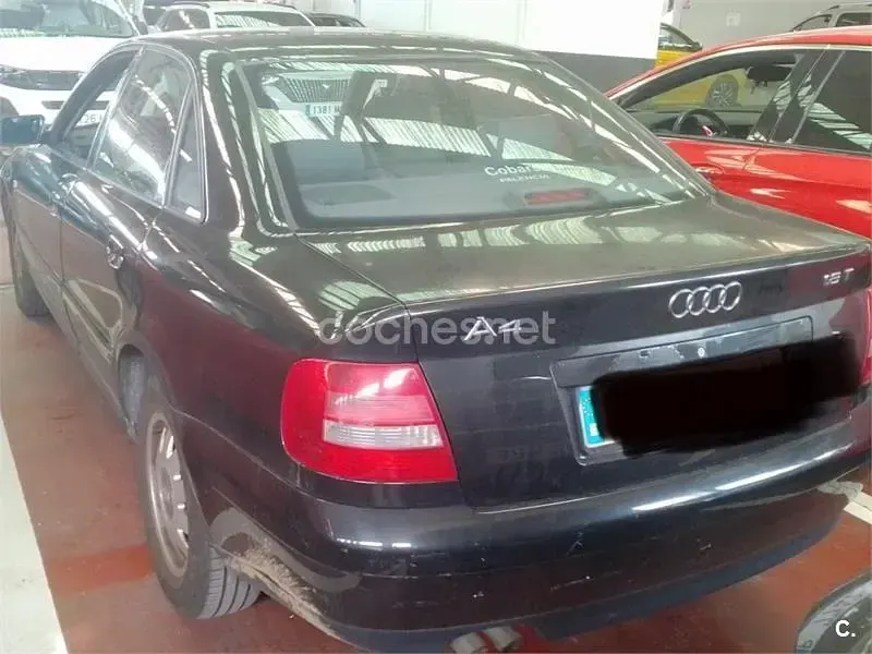 Usado Audi A4 150 CV (110 kW) 2000 Azul Berlina