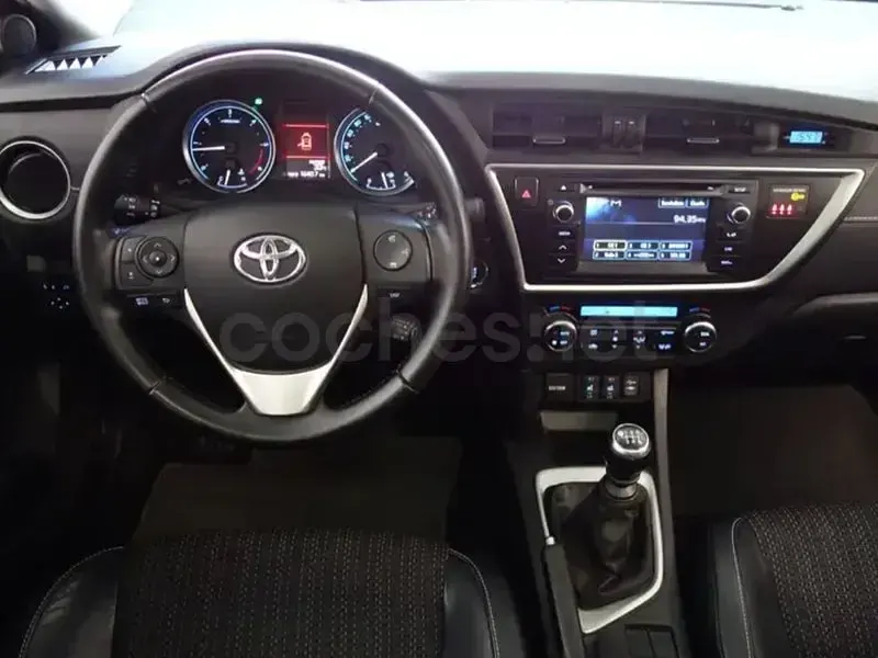 Usado Toyota Auris 132 CV (97 kW) 2014 Azul Berlina