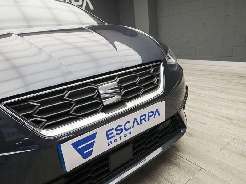 Usado Seat Ibiza FR 110 CV (80 kW) 2023 Gris Utilitario