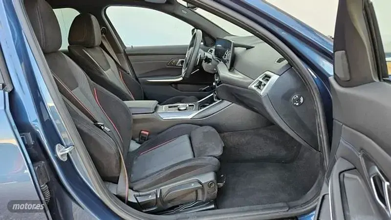 Usado BMW 330e M Sport 292 CV (214 kW) 2025 Azul Familiar