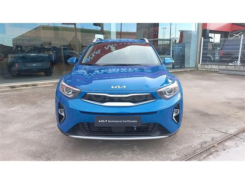 Usado Kia Stonic 100 CV (73 kW) 2024 Azul SUV