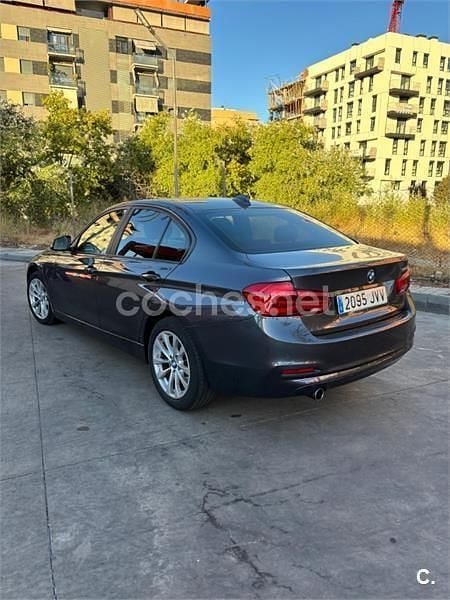 Usado BMW 318 143 CV (105 kW) 2016 Gris / plata Berlina