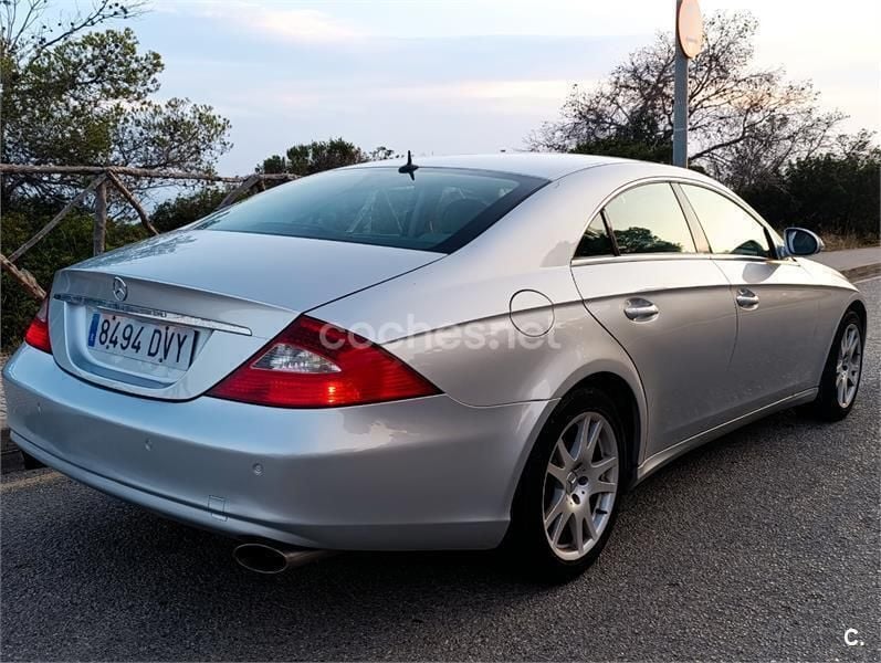 Usado Mercedes CLS350 272 CV (200 kW) 2006 Gris / plata Berlina