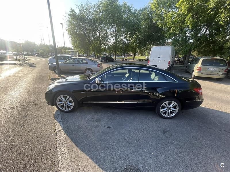 Usado Mercedes E220 Elegance 170 CV (125 kW) 2010 Negro Coupe