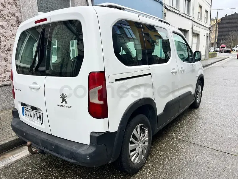 Usado Peugeot Rifter Active 130 CV (95 kW) 2019 Blanco Monovolumen