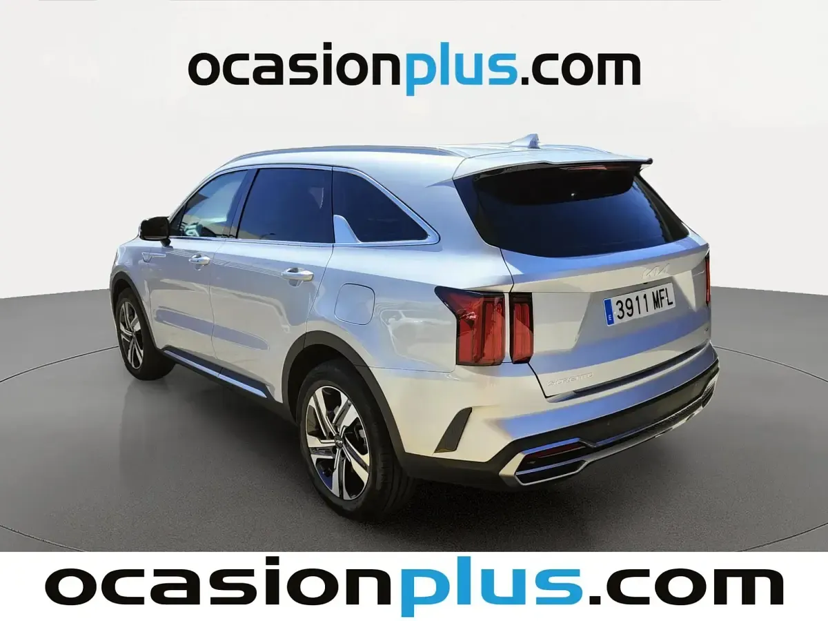Usado Kia Sorento 232 CV (170 kW) 2023 Gris plata SUV