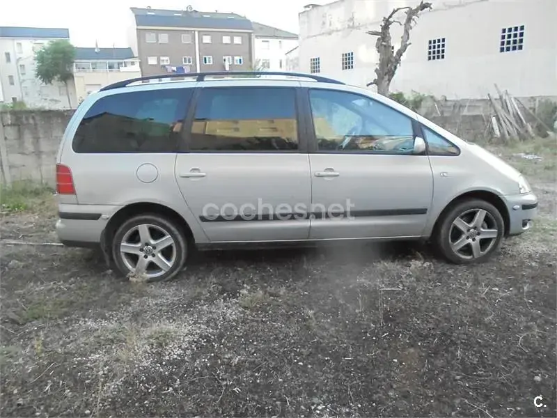 Usado VW Sharan Comfortline 115 CV (84 kW) 2002 Gris / plata Monovolumen