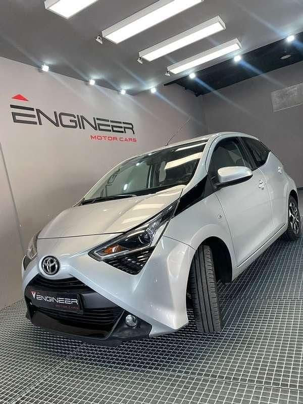Gris Usado 2019 Toyota Aygo X-play Utilitario | 12.500 € (Un poco caro) - Imagen 1/3