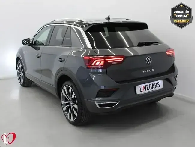 Usado VW T-Roc R-line 150 CV (110 kW) 2022 Gris / plata SUV