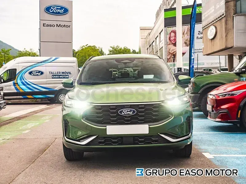 Usado Ford Kuga ST-Line X 180 CV (132 kW) 2024 Verde SUV