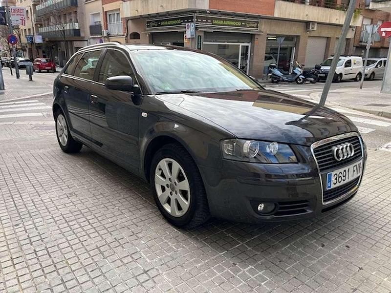 Usado Audi A3 Sportback Ambition 116 CV (85 kW) 2007 Gris Utilitario