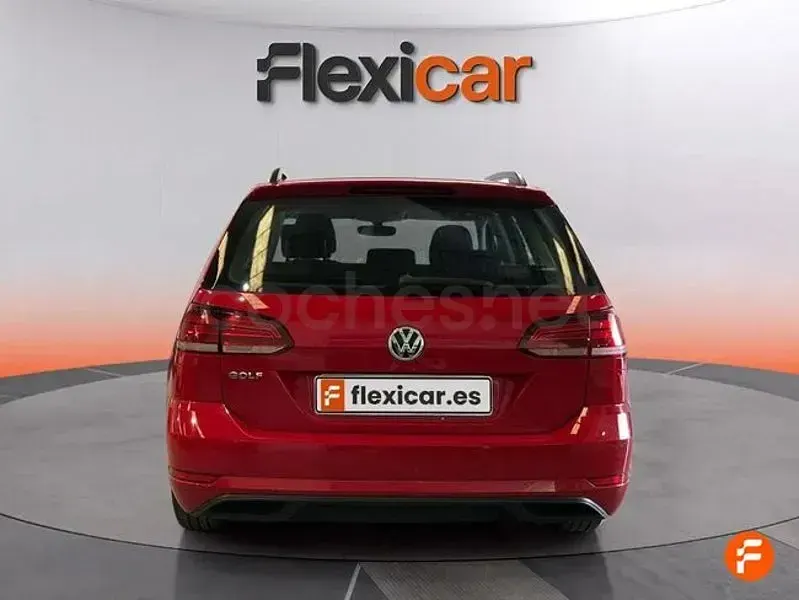 Usado VW Golf VII Advance 115 CV (84 kW) 2019 Rojo Familiar