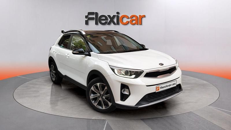 Usado Kia Stonic 120 HP (88 kW) 2019 Branco SUV