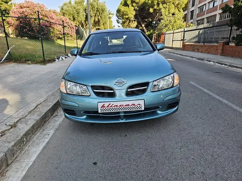 Usado Nissan Almera Comfort 90 CV (66 kW) 2001 Verde Berlina