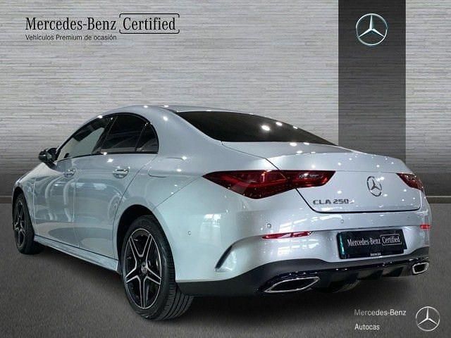 Usado Mercedes CLA250e 218 CV (160 kW) 2025 Plata hightech Berlina